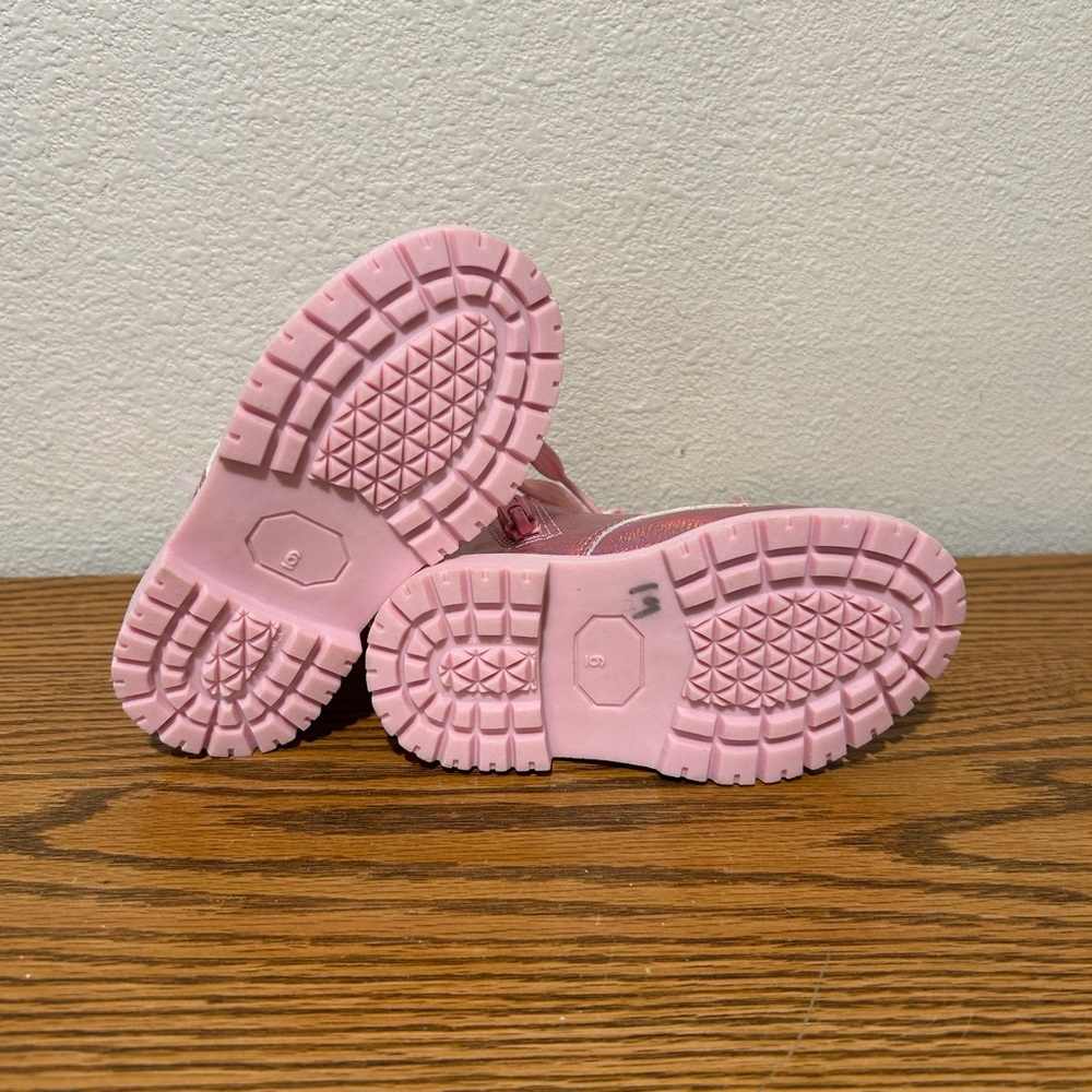 Disney Pink Metallic Minnie Mouse Boots NWOT - Picture 5 of 11